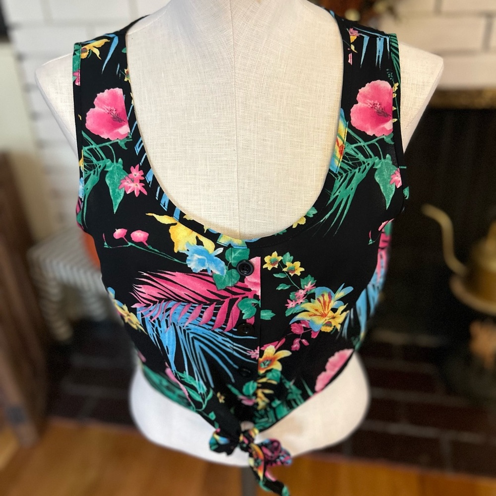 Forever 21 Crop Top Medium Colorful Floral Tropical Print Sleeveless Tie Front
